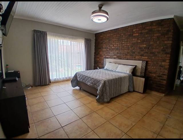 4 BEDROOM FREESTANDING FOR SALE IN SUNAIR PARK